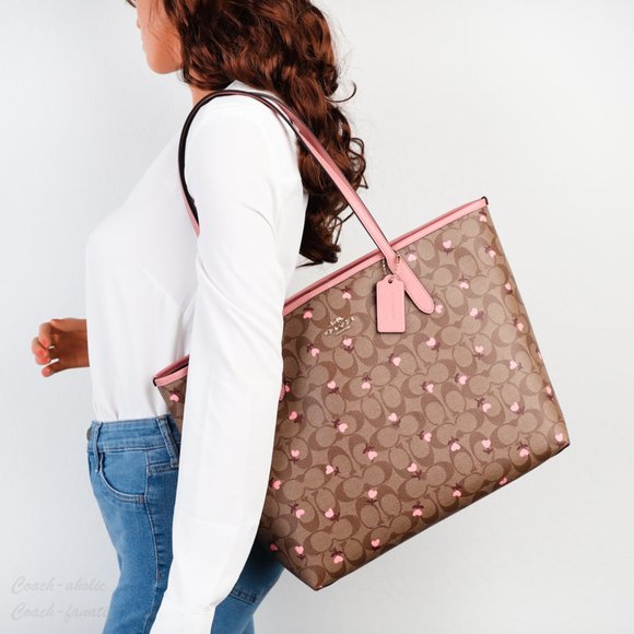 NWT Coach City Tote in Signature Canvas with Heart - Picture 2 of 9